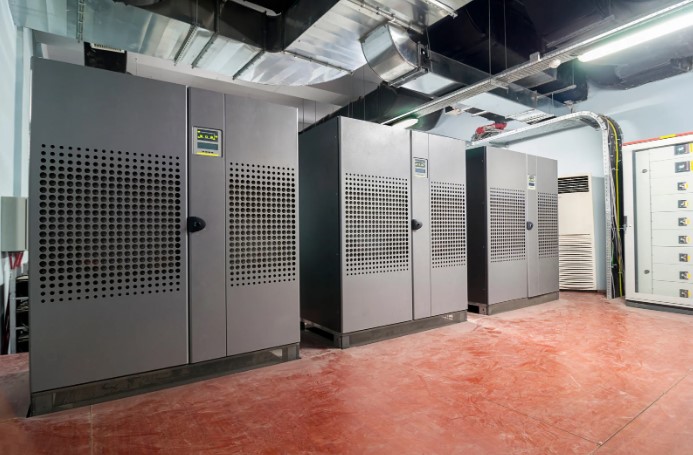 Безперебійник для серверної: як уникнути втрати даних і зберегти стабільність