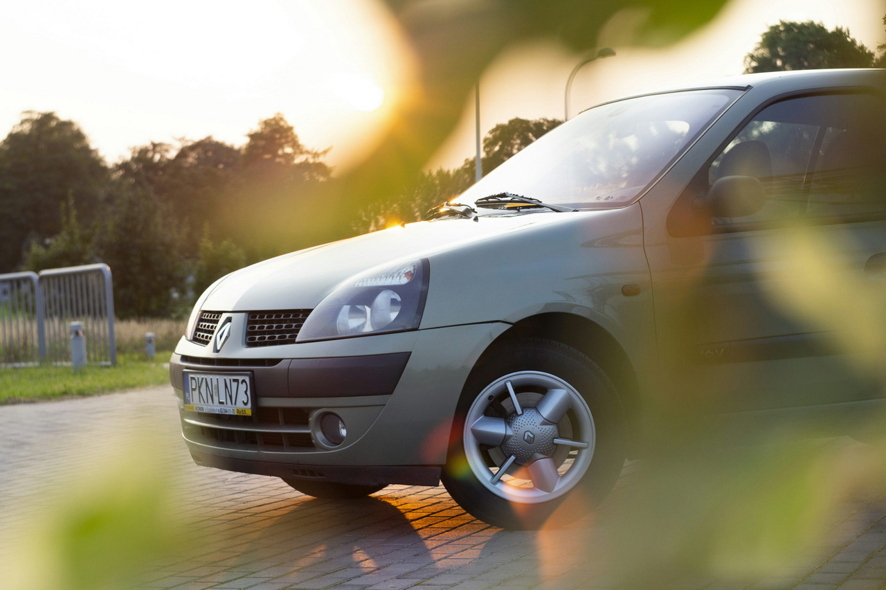 Вартість договору купівлі-продажу французьких авто в Україні 2026